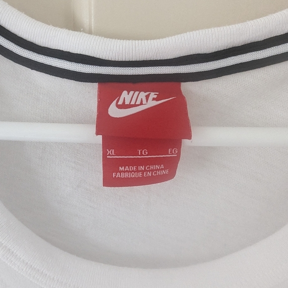 Nike women's signal muscle tank - Picture 2 of 4